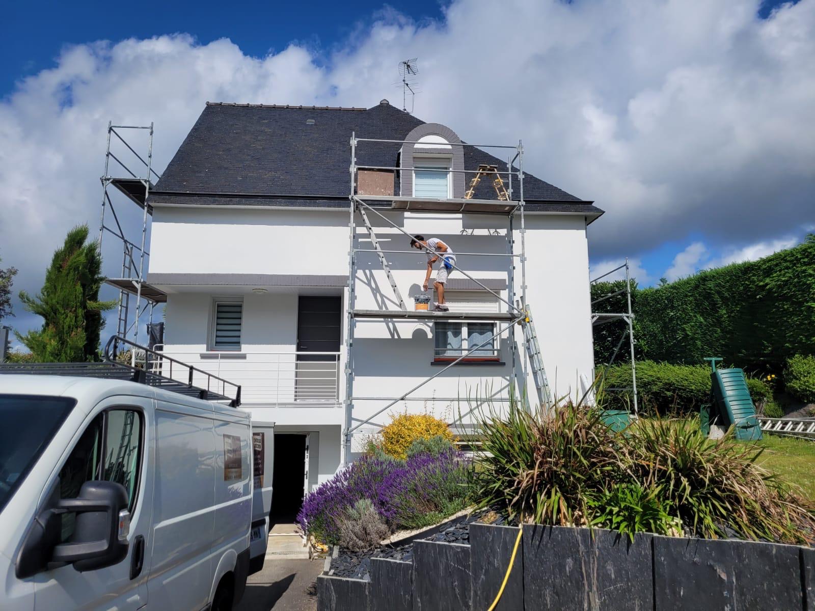 Peinture extérieur sur les façade d'une maison